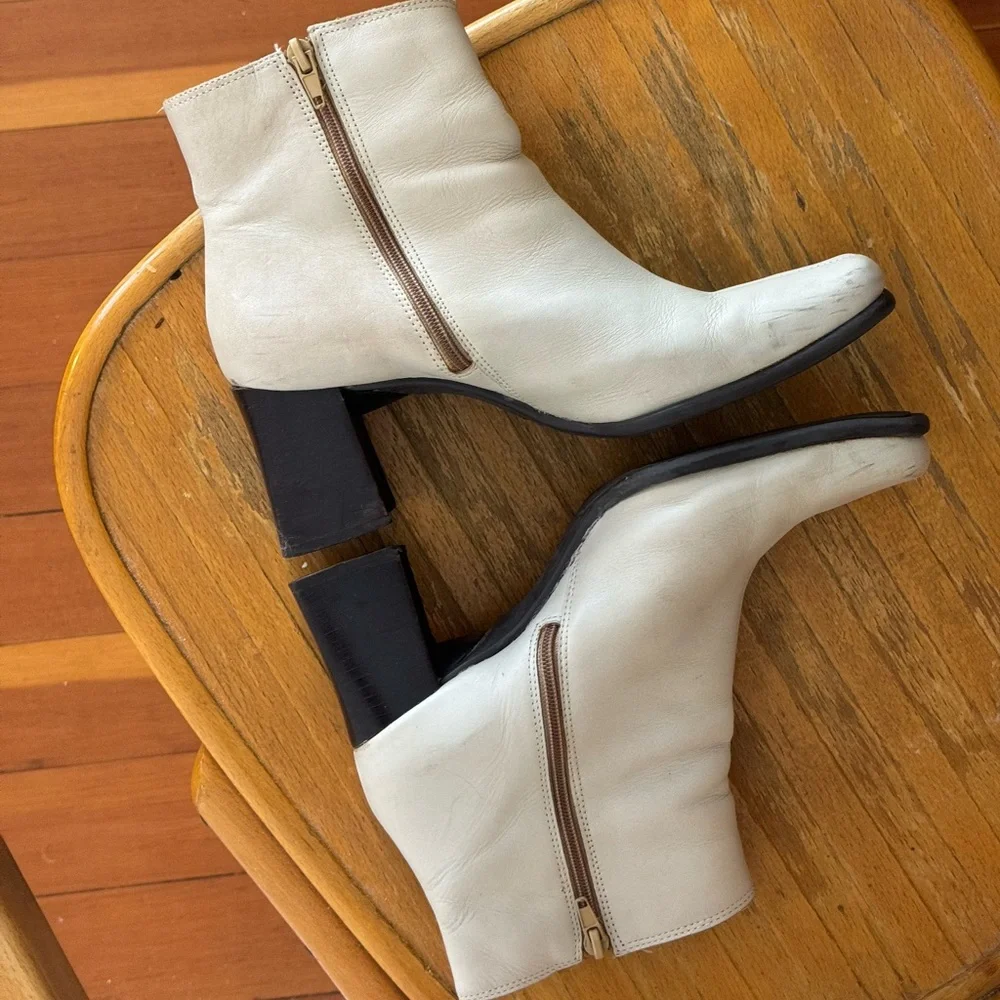 Cream Leather Ankle Boots Made in Brazil - Picture 5 of 7